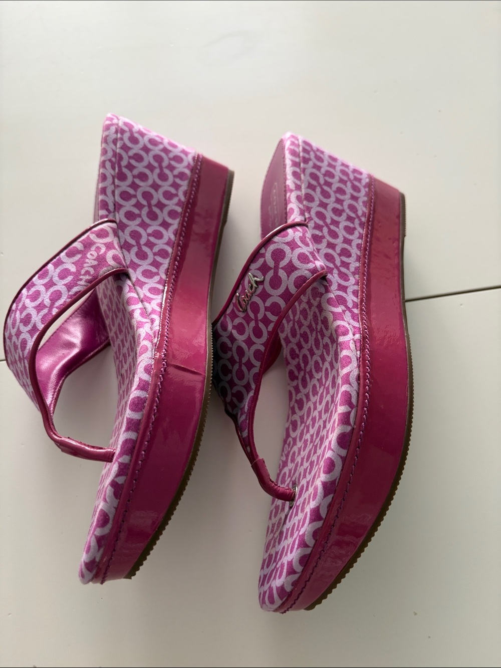 COACH Womens Pink Signature Wedge Flip Flop Sandals - Picture 2 of 5